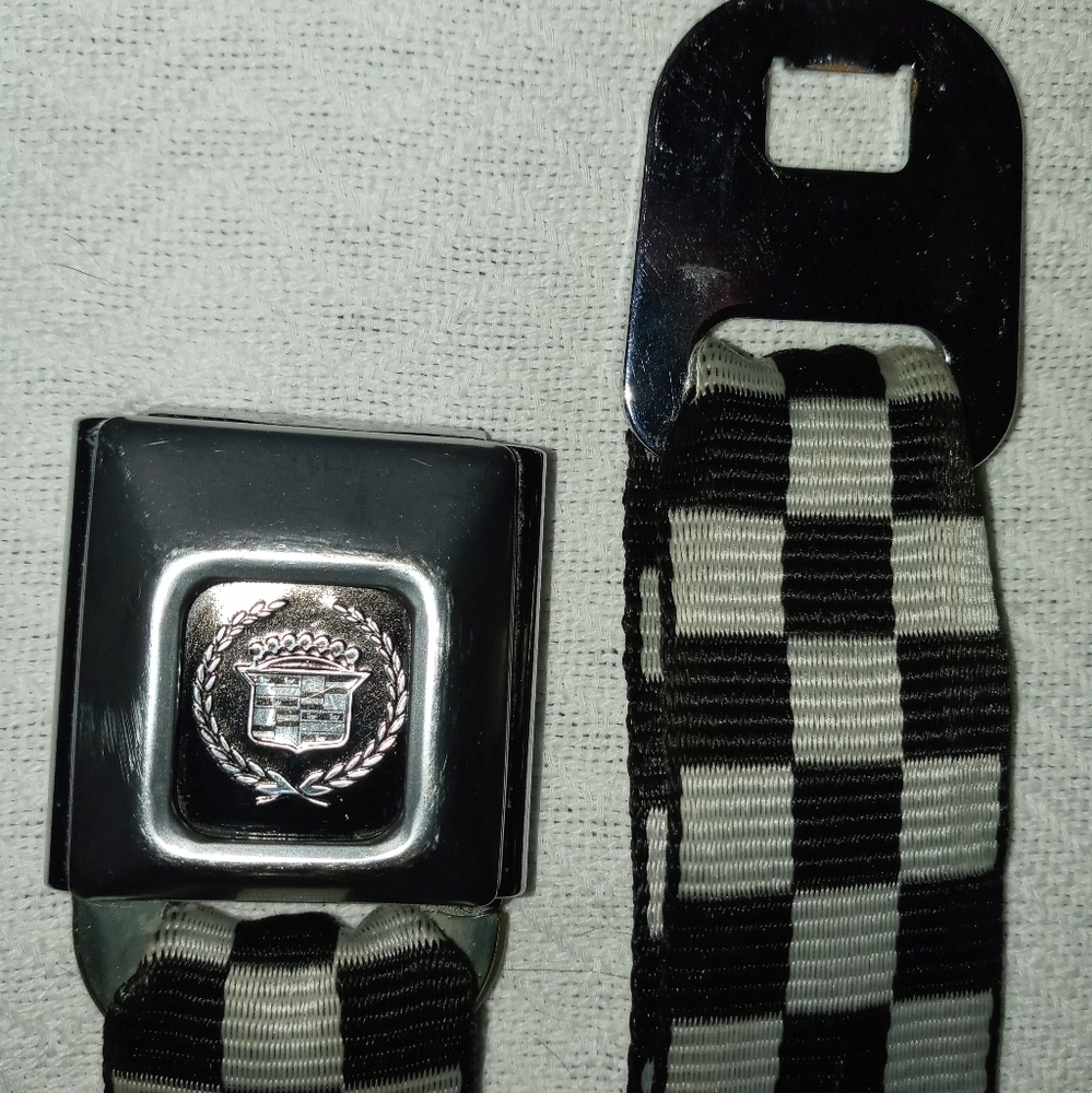 Checkered Cadillac wreath and badge adjustable belt
